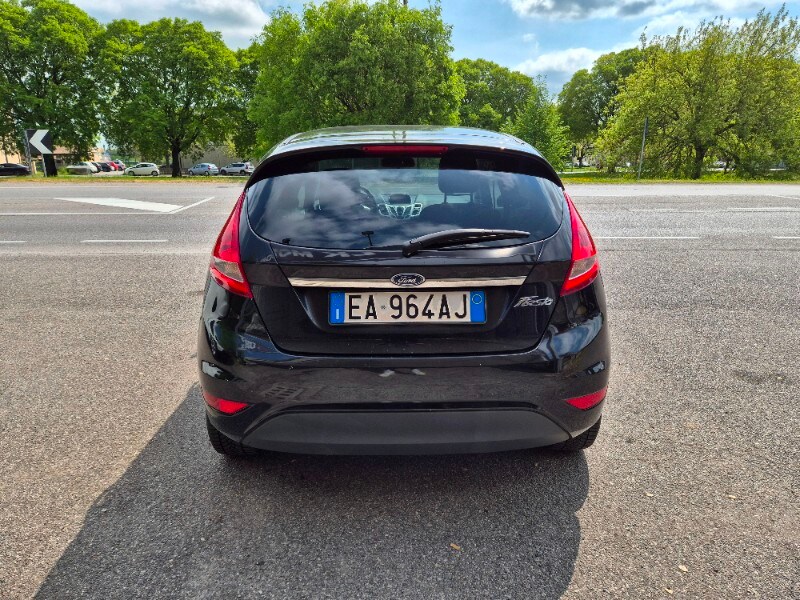FORD Fiesta 6ª serie Fiesta 1.4 5 porte Bz.- GPL Titanium