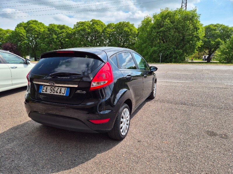 FORD Fiesta 6ª serie Fiesta 1.4 5 porte Bz.- GPL Titanium