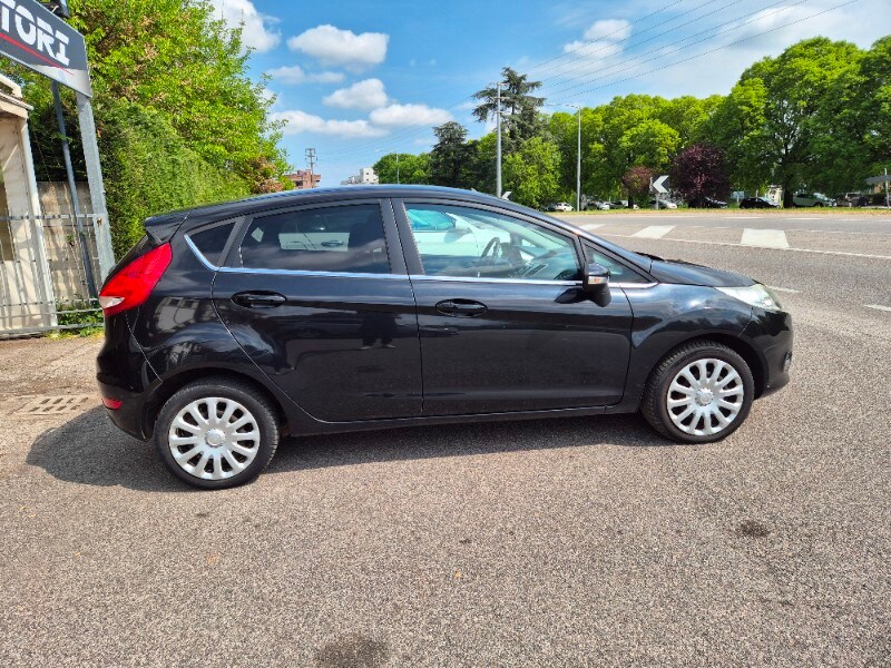 FORD Fiesta 6ª serie Fiesta 1.4 5 porte Bz.- GPL Titanium