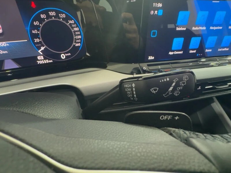 VOLKSWAGEN Golf 8ª serie Golf 2.0 TDI DSG SCR Life