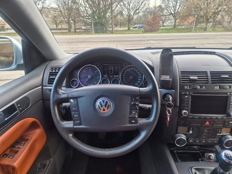 VOLKSWAGEN Touareg 2.5 R5 TDI